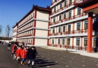 国际部：开展趣味活动课