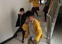 我校国际部举行消防演习